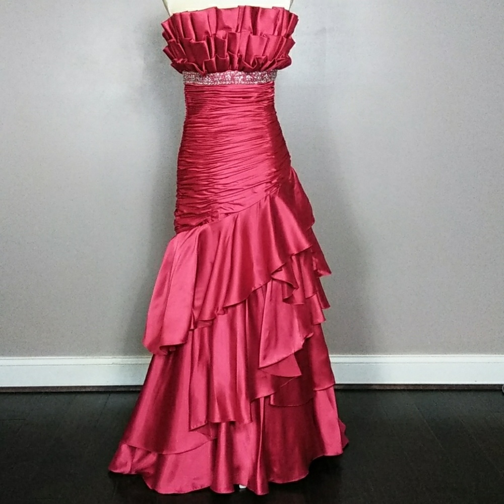 Size 8 Cinderella Red Ruffle Evening Gown - Picture 4 of 11